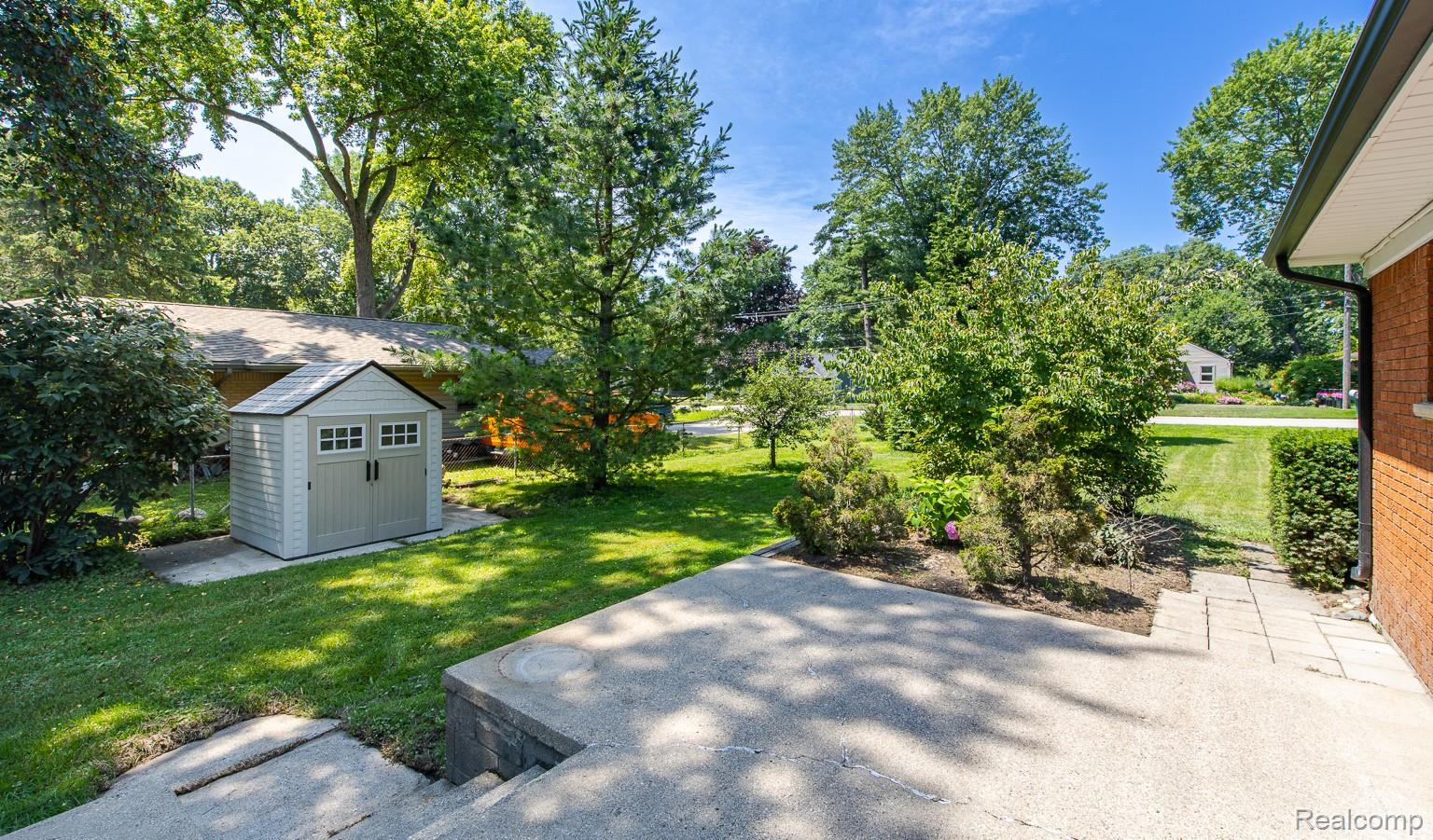 3161 Woodcrest Road Rochester, MI 48309 - Photo 57 of 65 3161 Woodcrest Rd-53.jpg