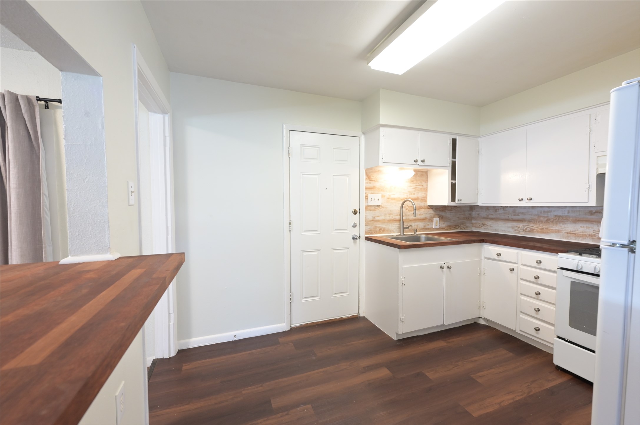 5707 South 1st Street Austin, TX 78745 - Photo 5 of 14