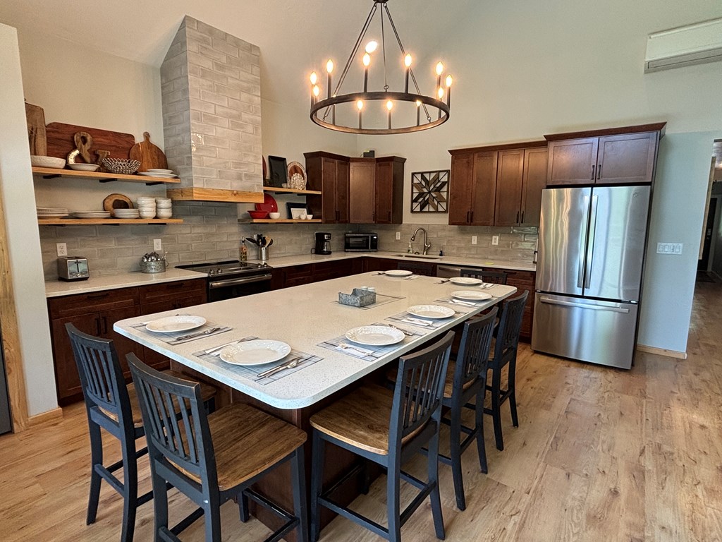 32 Shay Road Cascade, ID 83611 - Photo 14 of 40 Kitchen appliances and accessories included