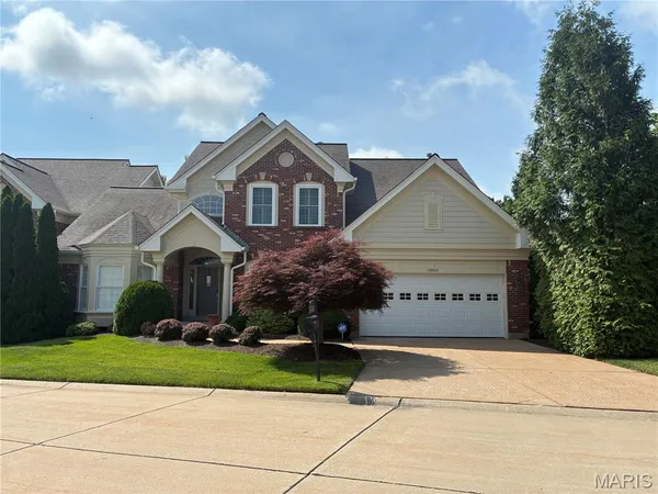 $850,000 | 15920 Picardy Crest Court, Chesterfield, MO 63017
