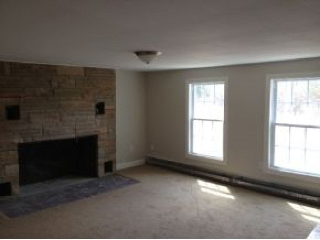71 Flagg Road Rochester, NH 03839 - Photo 8 of 25