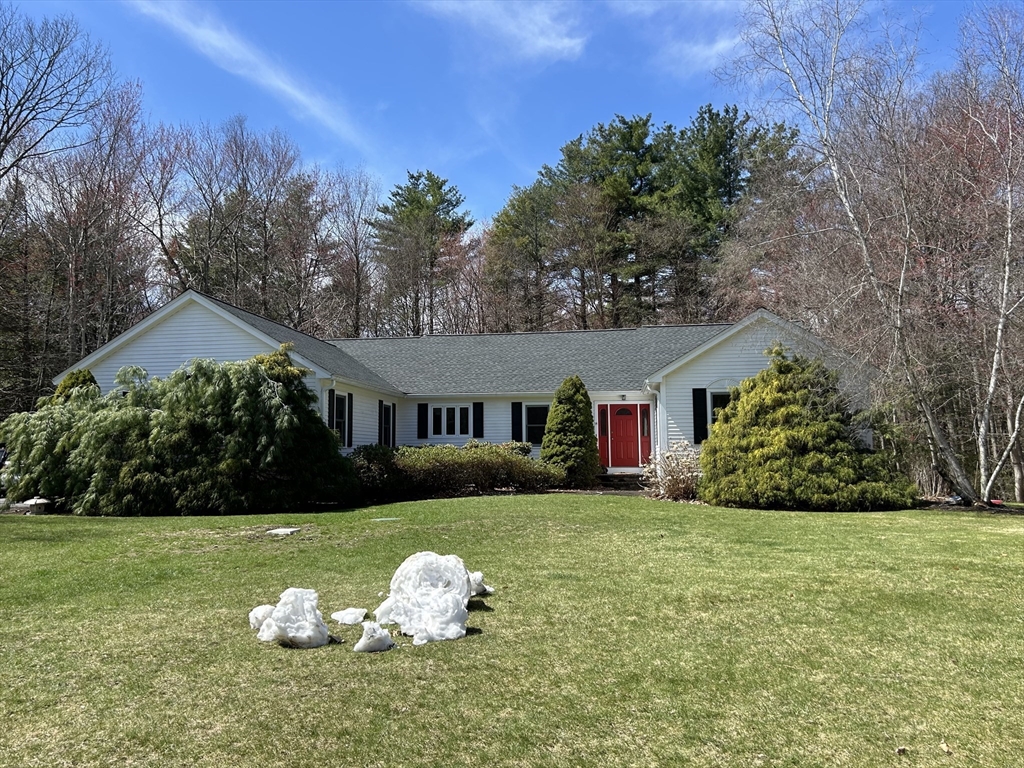 14 Country Club Road Sterling, MA 01564 - Photo 1 of 25 Gallery Image 1