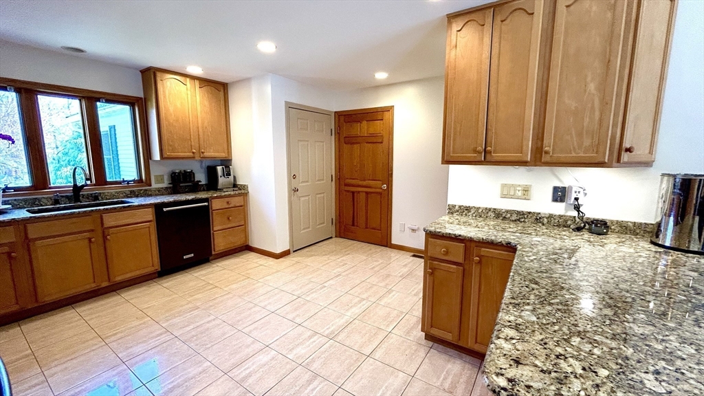 14 Country Club Road Sterling, MA 01564 - Photo 12 of 25 Gallery Image 12