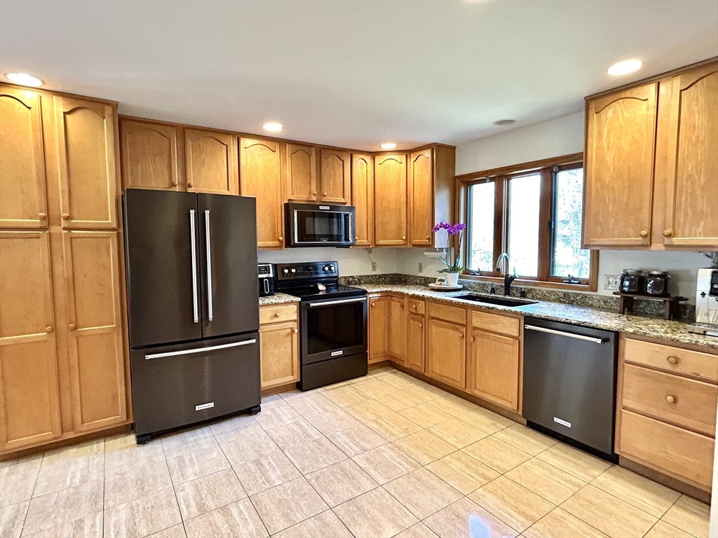 14 Country Club Road Sterling, MA 01564 - Photo 15 of 25 Gallery Image 15