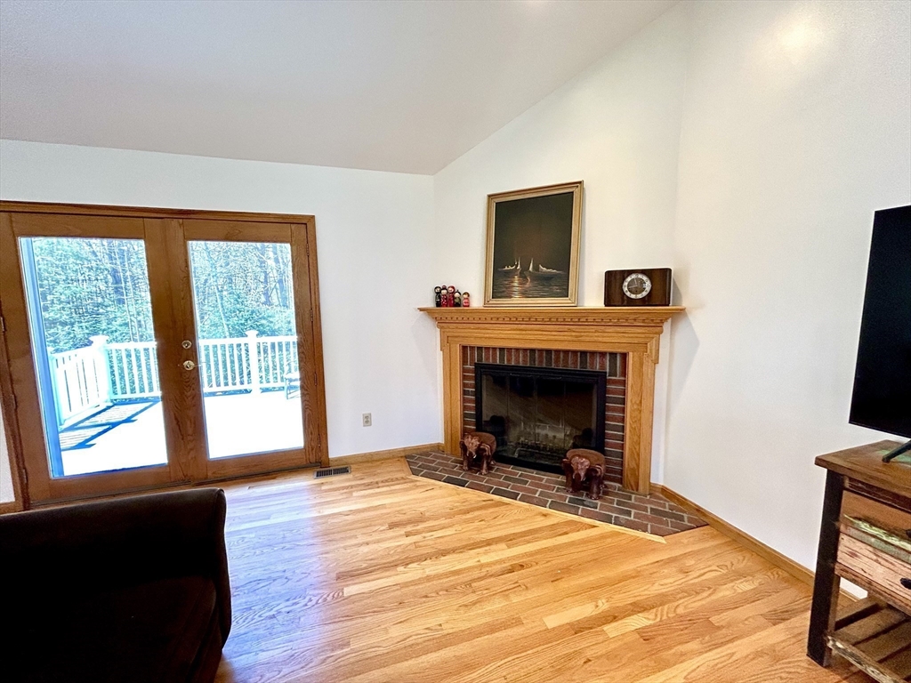 14 Country Club Road Sterling, MA 01564 - Photo 5 of 25 Gallery Image 5