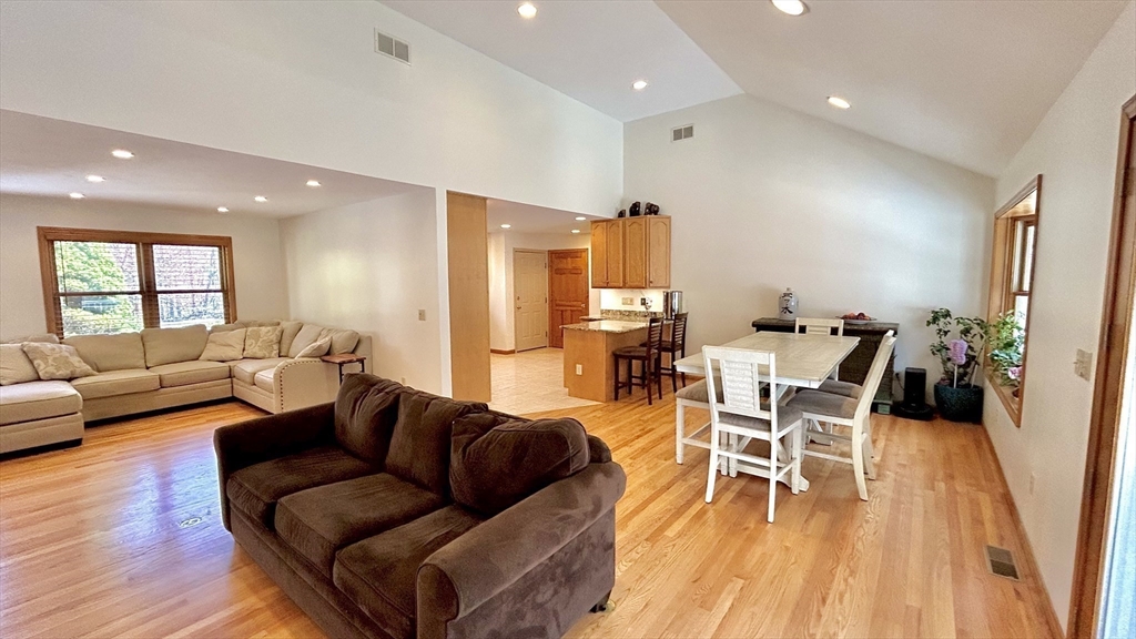 14 Country Club Road Sterling, MA 01564 - Photo 6 of 25 Gallery Image 6