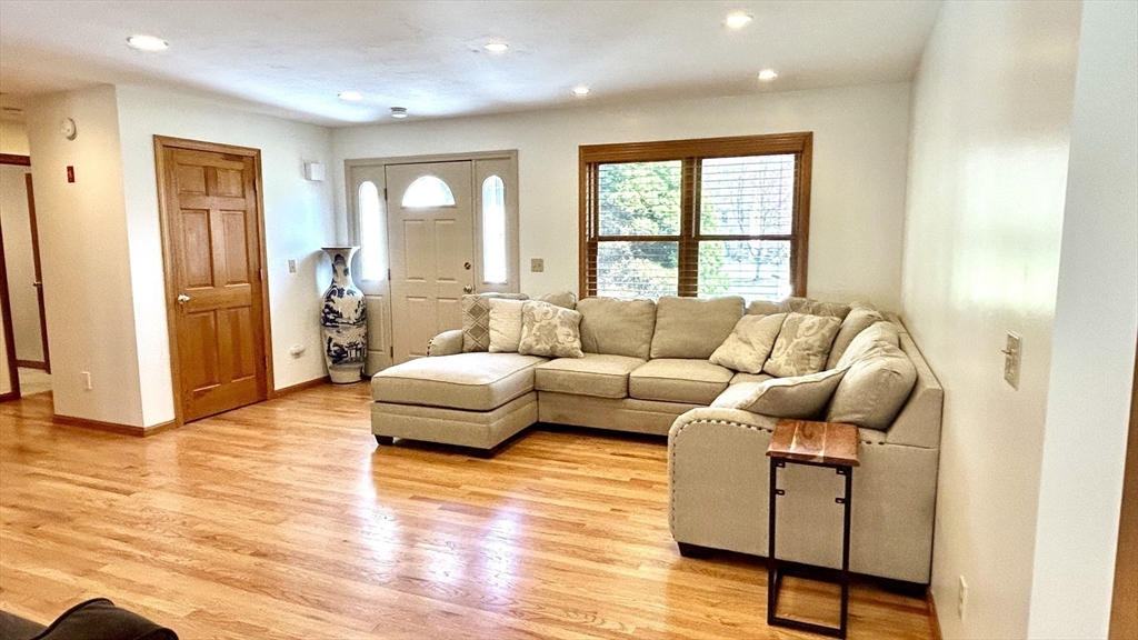 14 Country Club Road Sterling, MA 01564 - Photo 8 of 25 Gallery Image 8