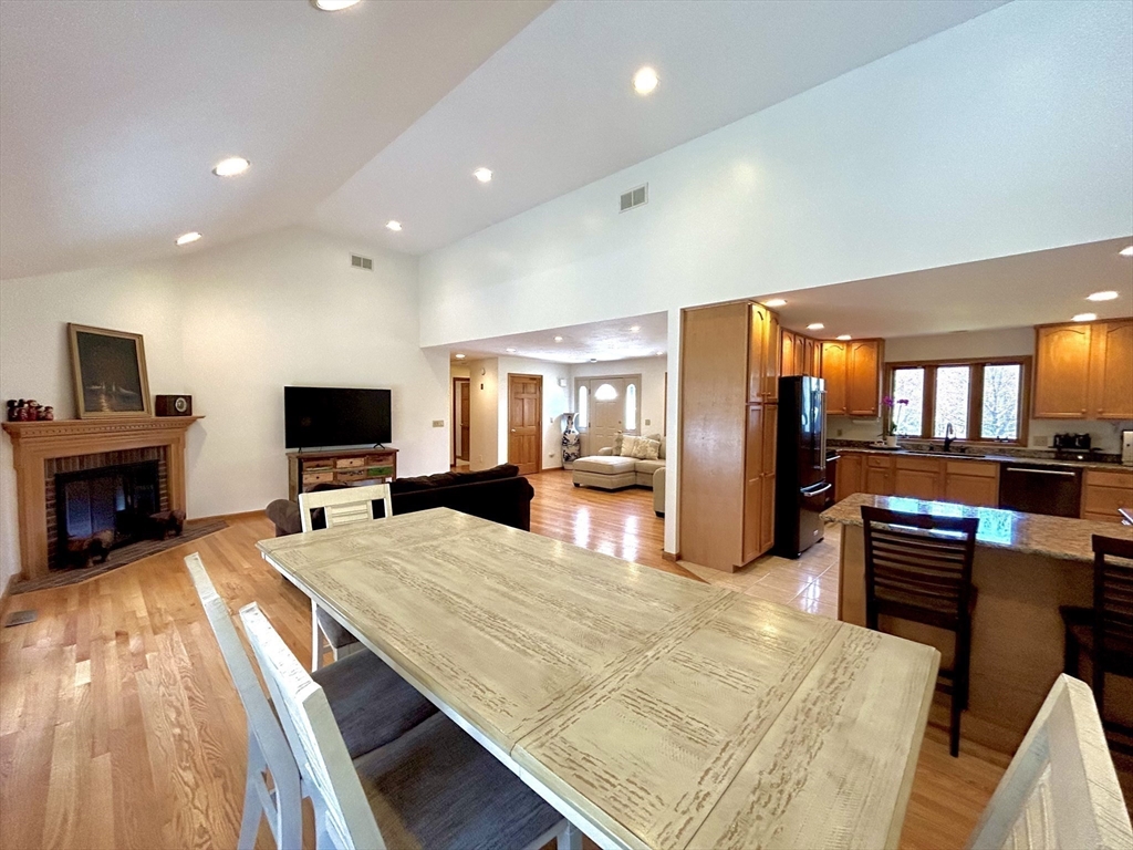 14 Country Club Road Sterling, MA 01564 - Photo 9 of 25 Gallery Image 9