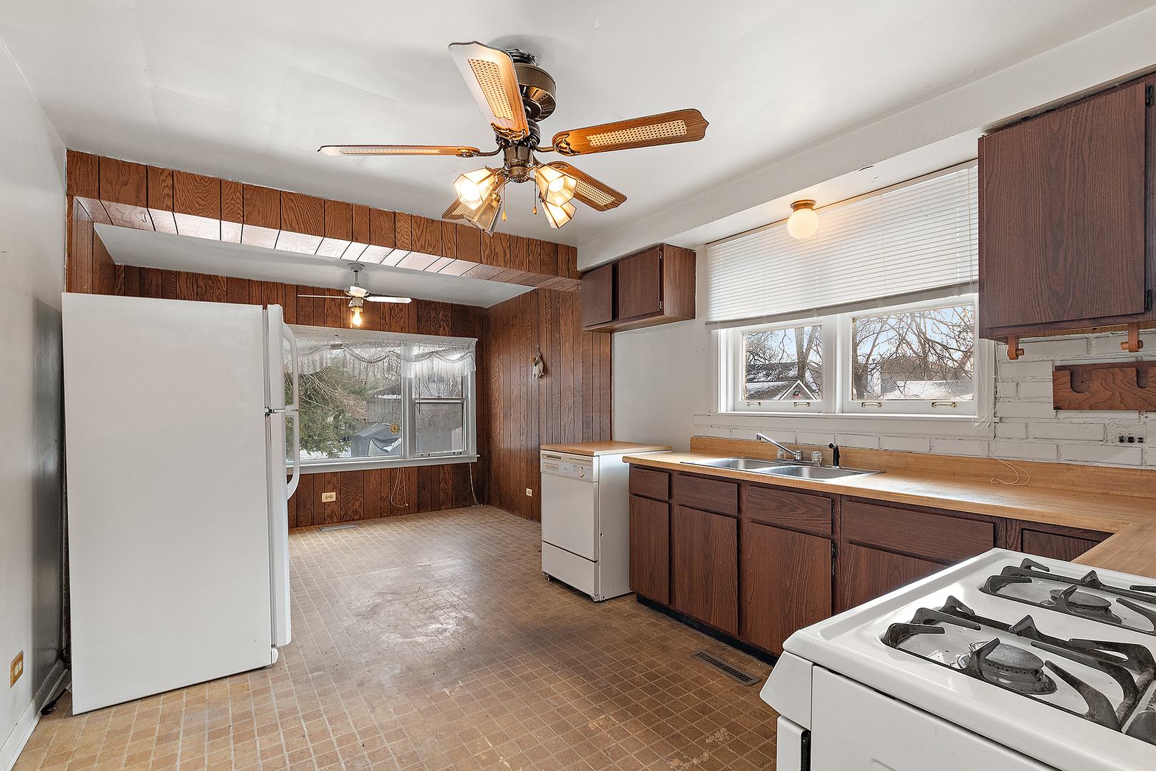 17913 Homewood Avenue Homewood, IL 60430 - Photo 5 of 23