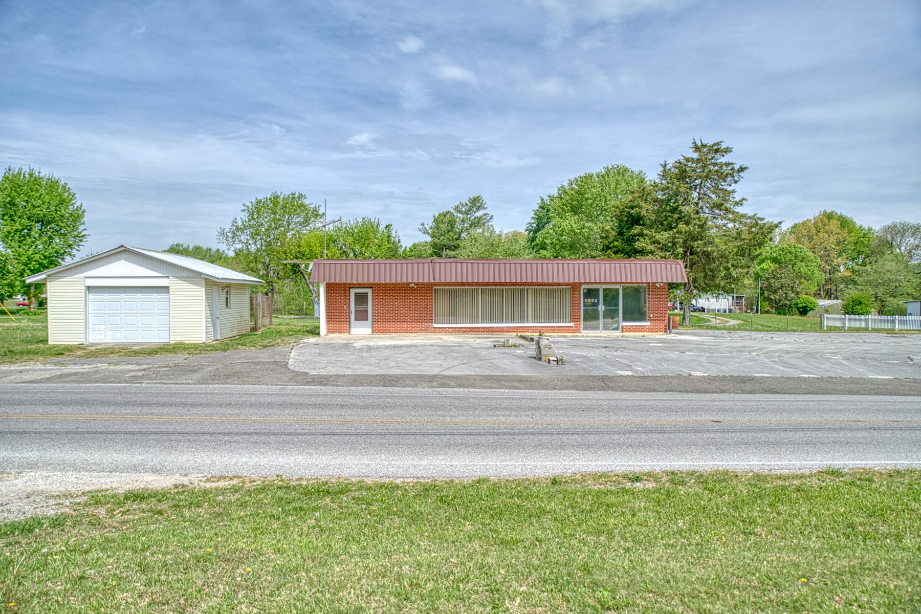 9349 Old Baxter Road Baxter, TN 38544 - Photo 1 of 25 a house with a outdoor space