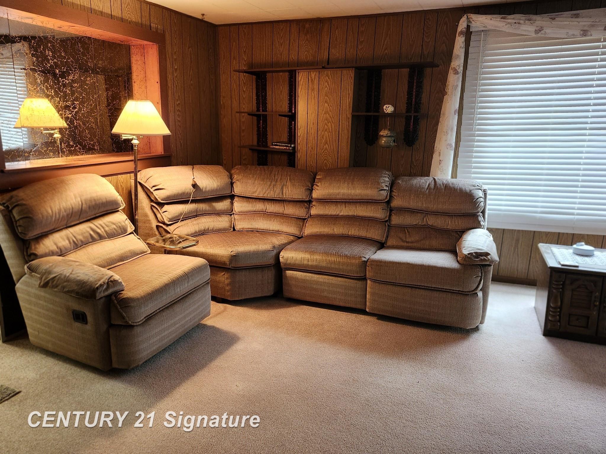 8444 North McKinley Road Flushing, MI 48433 - Photo 4 of 12 50161755-4e9727d4-8d92-4c3b-9c7f-bb5b33cd2503.JPG