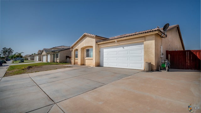 1611 Rodeo Drive Imperial, CA 92251 - Photo 2 of 14 Gallery Image 2