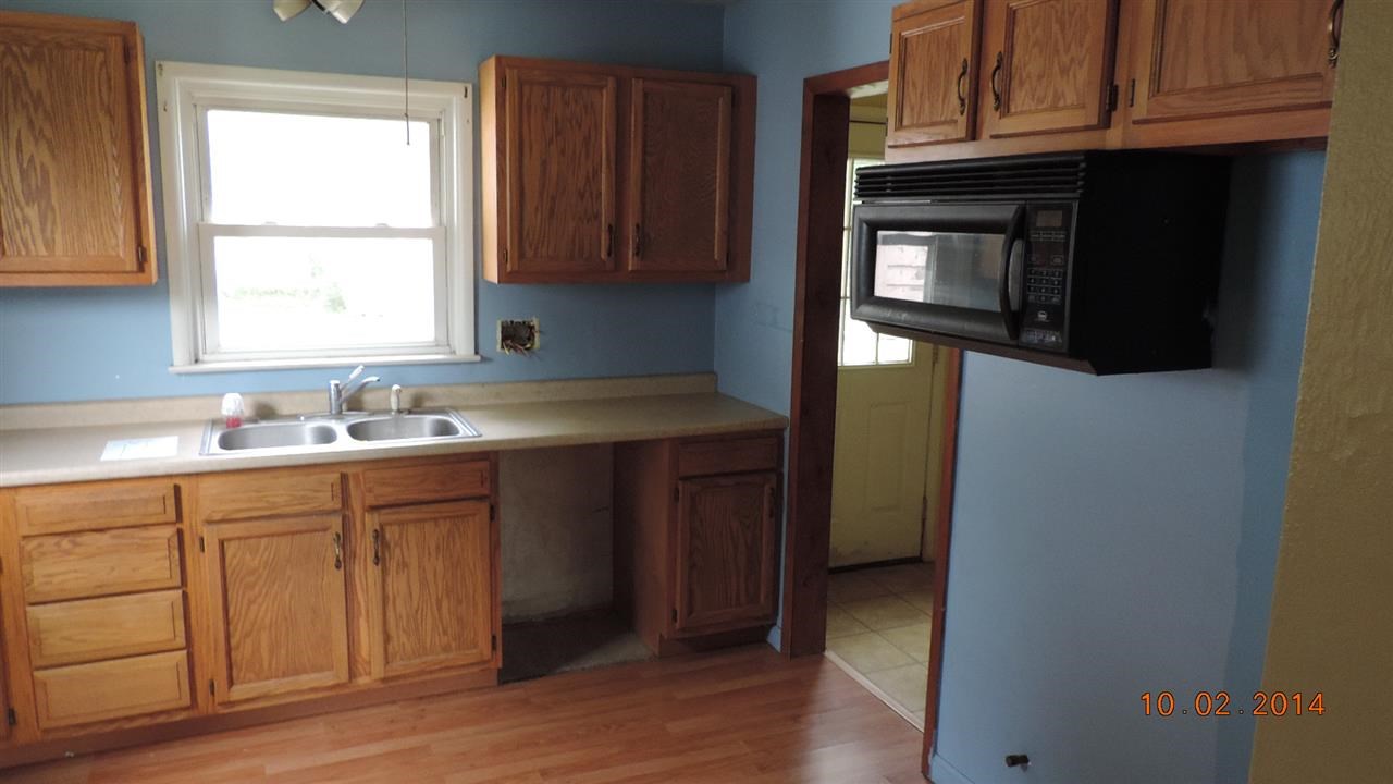 215 North Claypool Road Muncie, IN 47303 - Photo 5 of 10