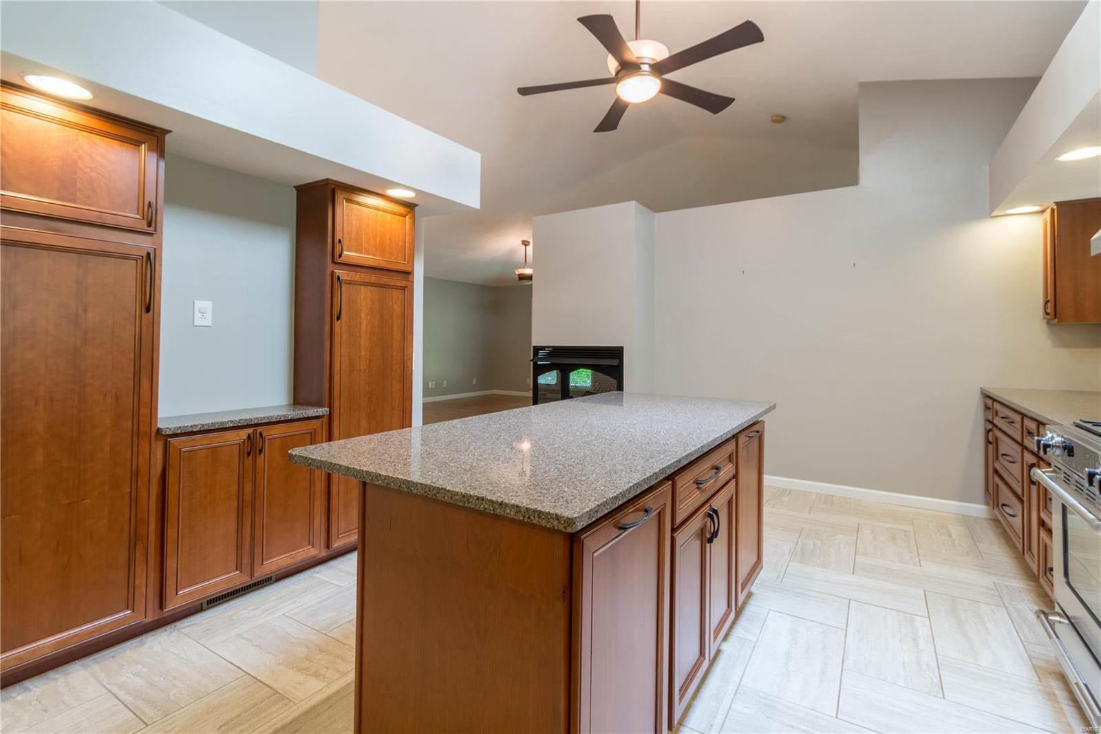 14988 Cundiff Road Carterville, IL 62918 - Photo 14 of 48 Gallery Image 14