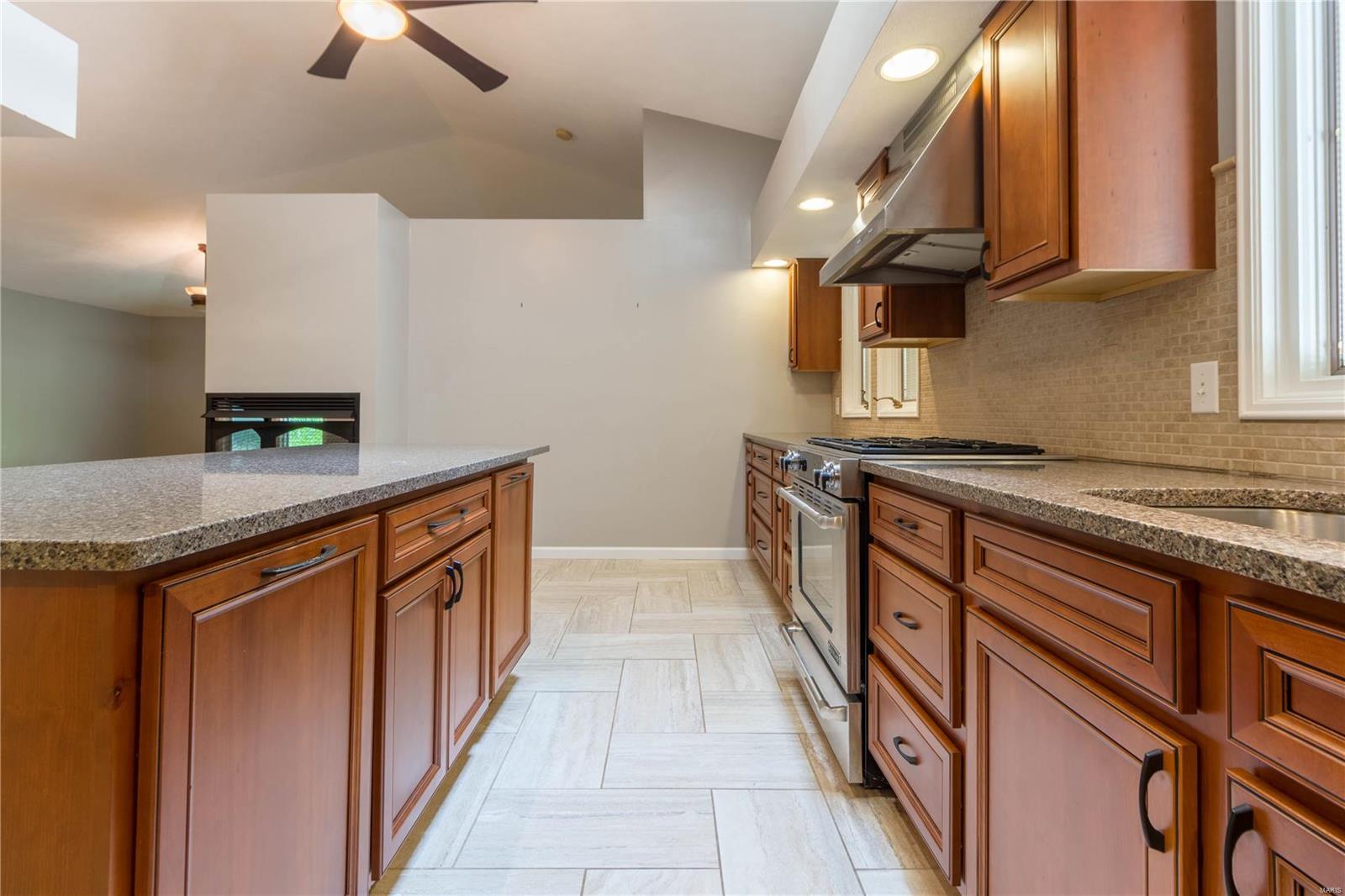 14988 Cundiff Road Carterville, IL 62918 - Photo 15 of 48 Gallery Image 15