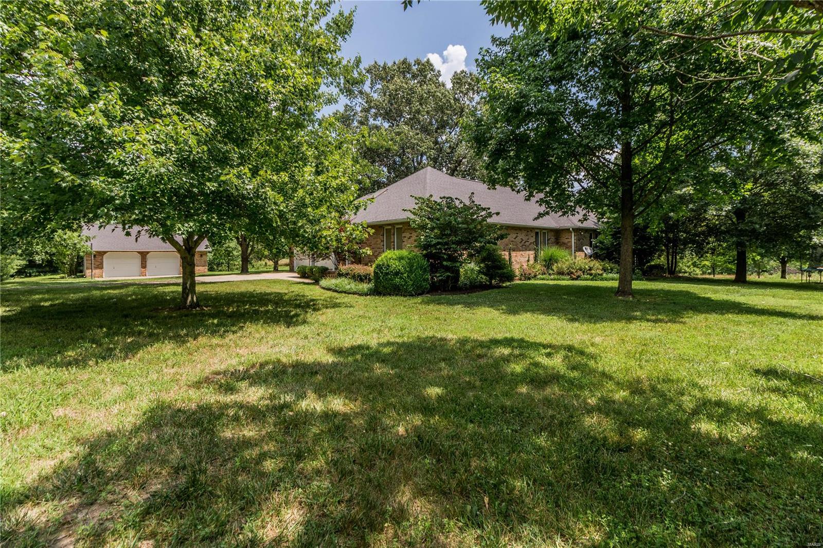 14988 Cundiff Road Carterville, IL 62918 - Photo 3 of 48 Gallery Image 3