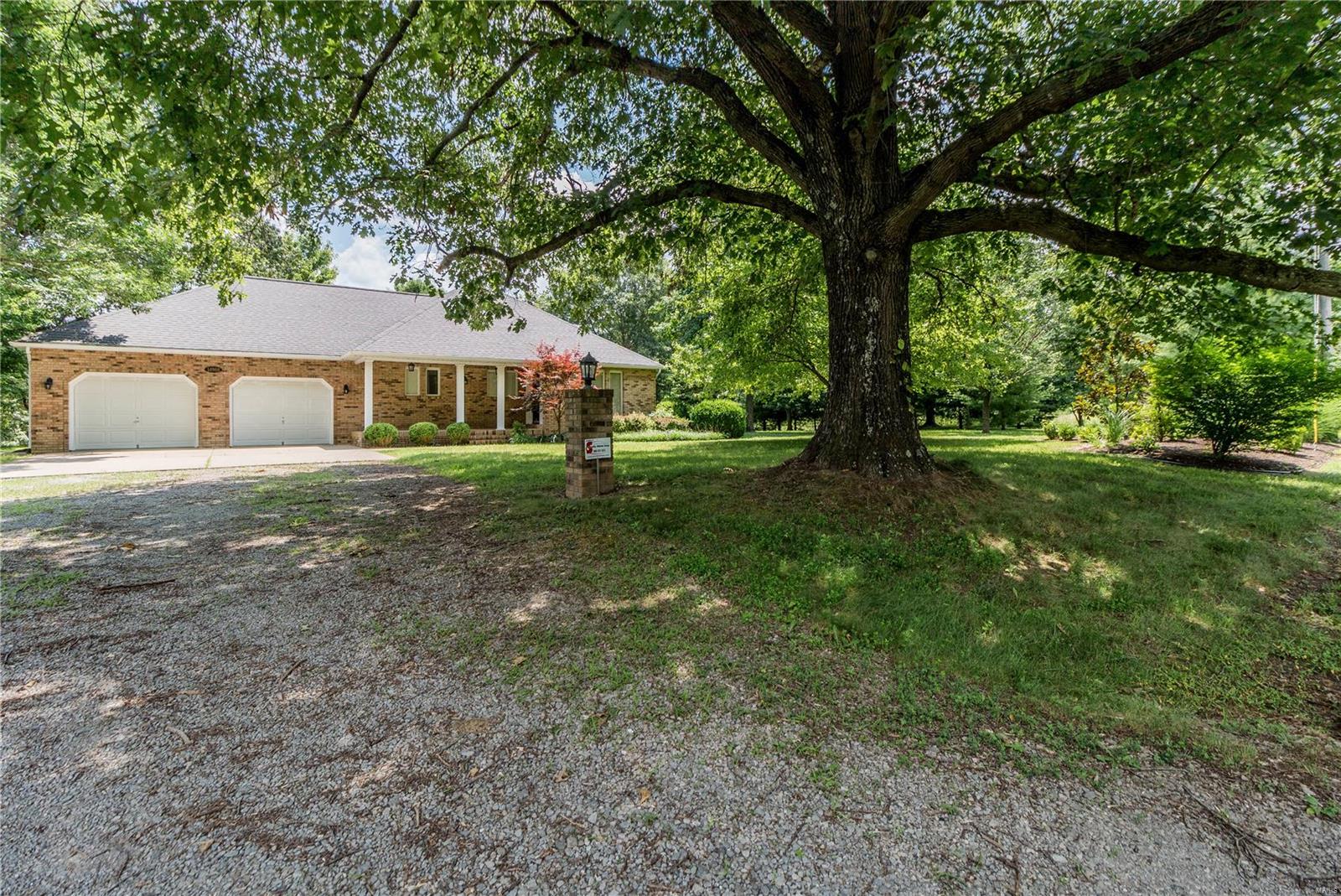 14988 Cundiff Road Carterville, IL 62918 - Photo 4 of 48 Gallery Image 4