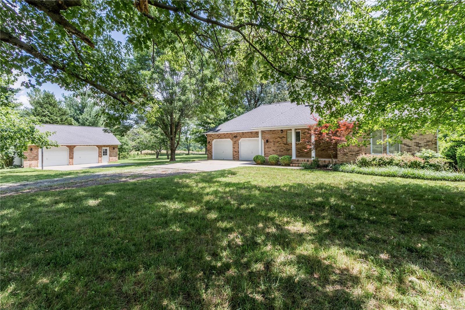 14988 Cundiff Road Carterville, IL 62918 - Photo 5 of 48 Gallery Image 5