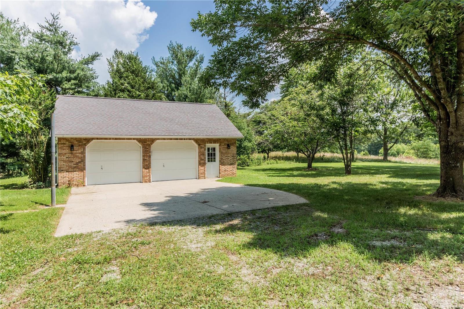 14988 Cundiff Road Carterville, IL 62918 - Photo 6 of 48 Gallery Image 6