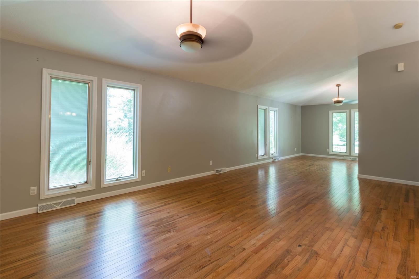 14988 Cundiff Road Carterville, IL 62918 - Photo 10 of 48 Gallery Image 10
