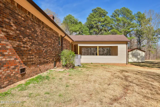 $299,900 | 364 Ridgewood Drive, Dresden, TN 38225