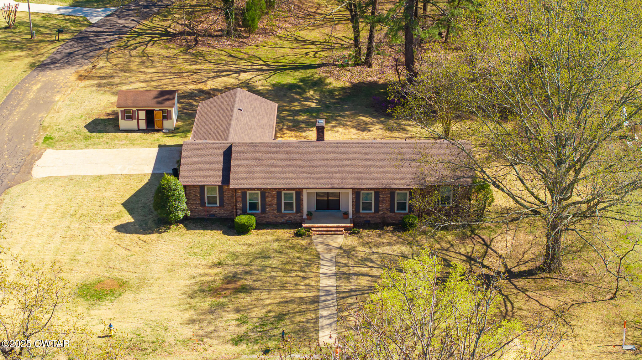 364 Ridgewood Drive Dresden, TN 38225 - Photo 4 of 35 DJI_20250324160557_0007_D