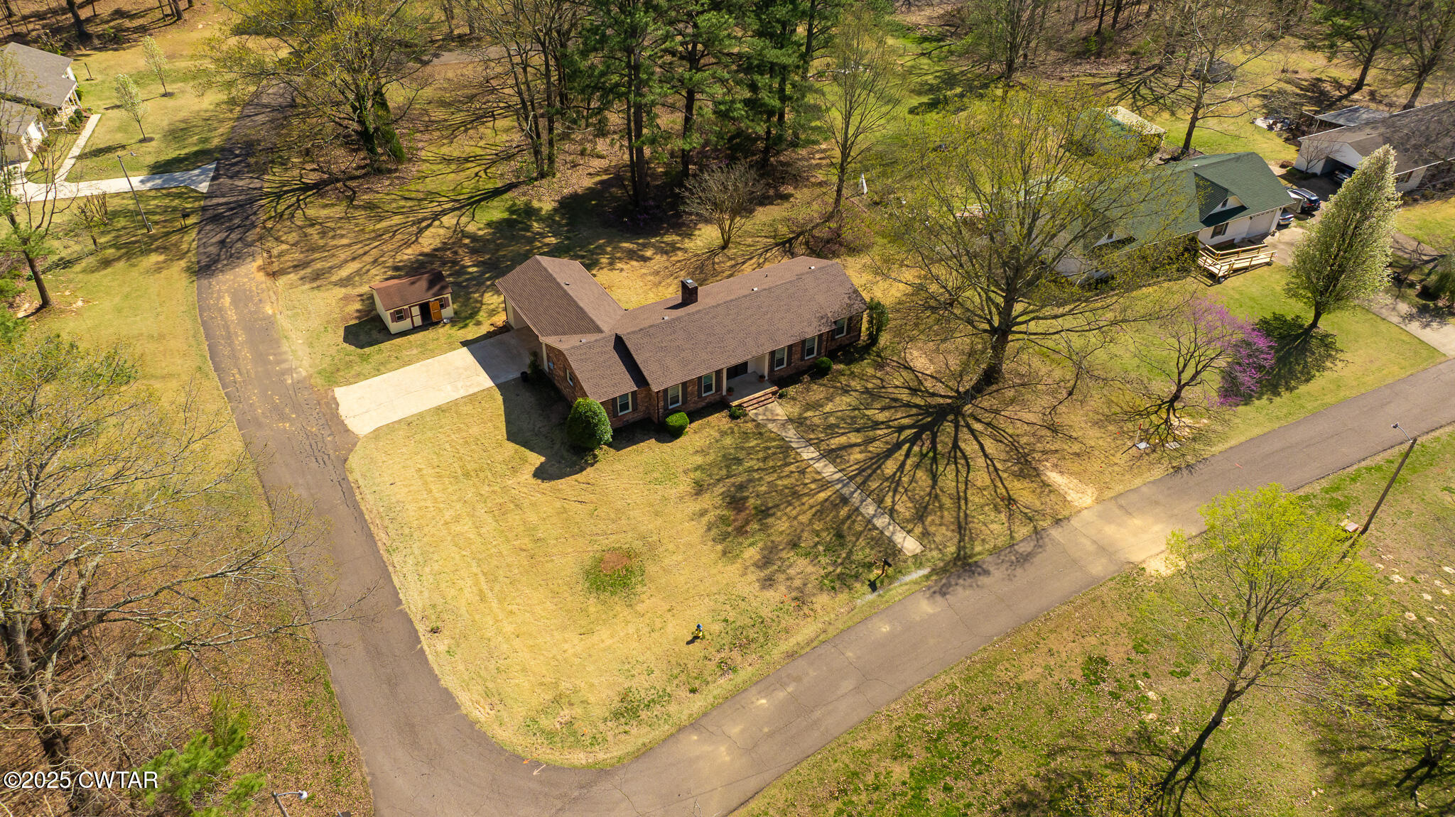 364 Ridgewood Drive Dresden, TN 38225 - Photo 5 of 35 DJI_20250324160453_0004_D