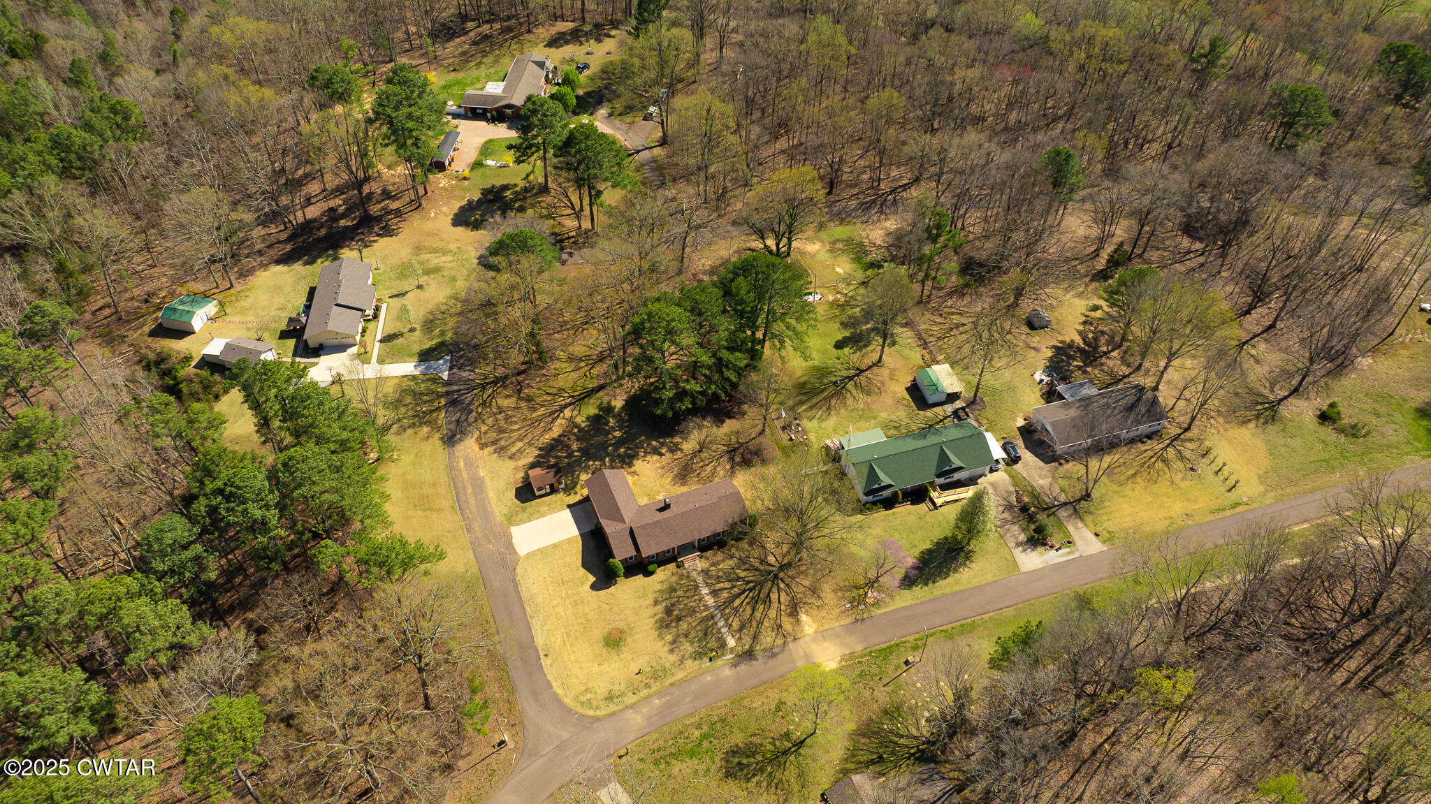 364 Ridgewood Drive Dresden, TN 38225 - Photo 6 of 35 DJI_20250324160328_0001_D