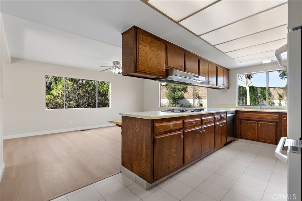 443 Woodbury Road Glendale, CA 91206 - Photo 19 of 48 Kitchen