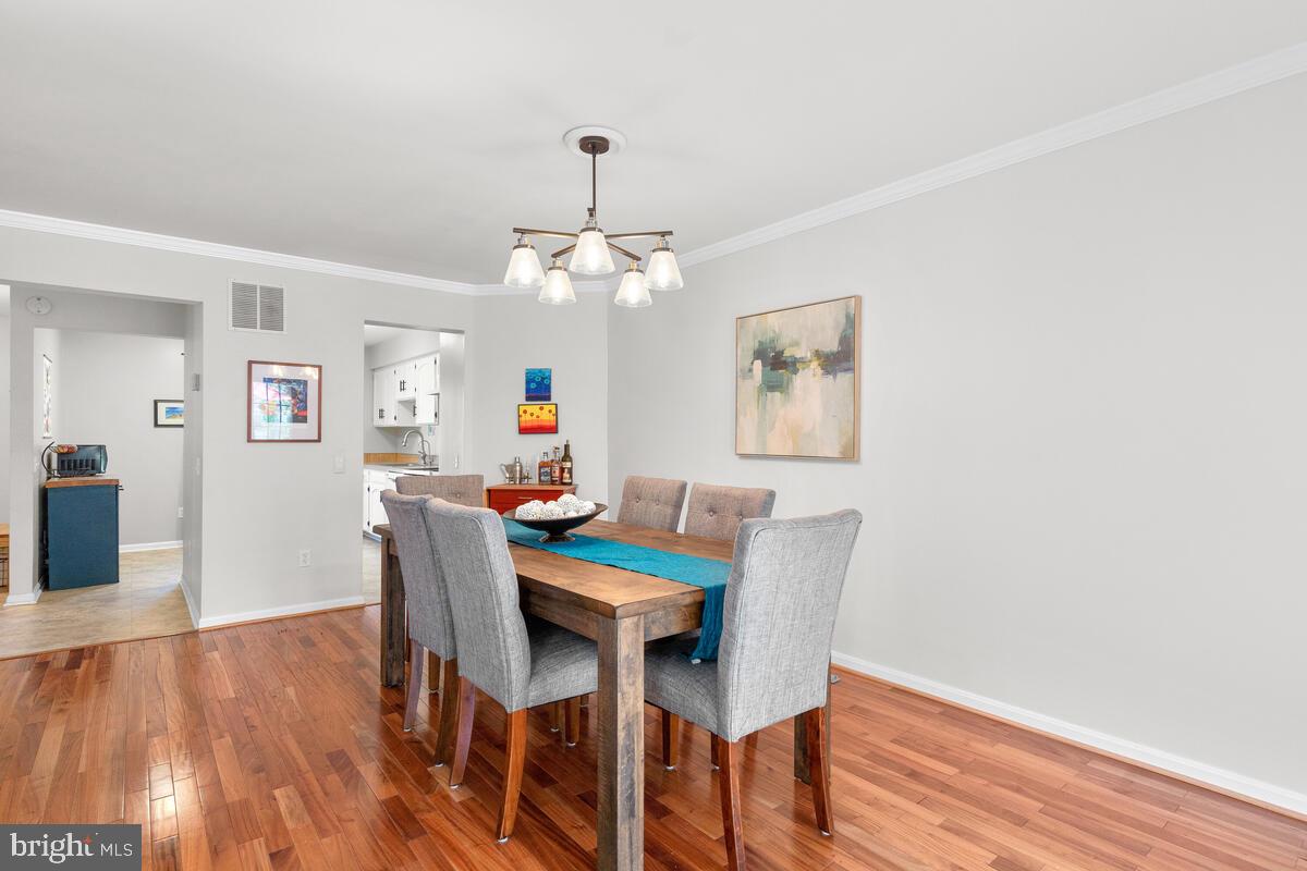 609 Sonata Way Silver Spring, MD 20901 - Photo 13 of 47 Dining room off of kitchen
