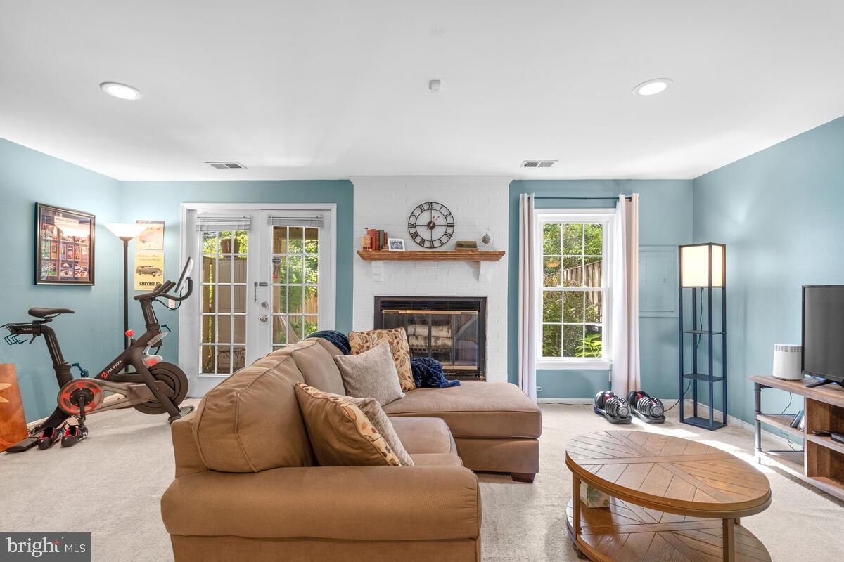609 Sonata Way Silver Spring, MD 20901 - Photo 31 of 47 Family Room walk out to lower patio