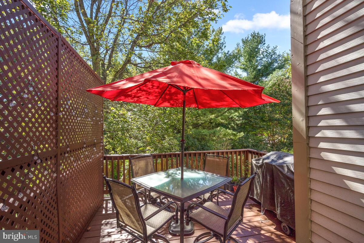609 Sonata Way Silver Spring, MD 20901 - Photo 7 of 47 Deck off of LR and DR