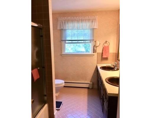 54 Old Brook Road Shrewsbury, MA 01545 - Photo 17 of 38 Gallery Image 17