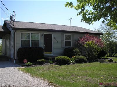 3118 Warner Road Fowler, OH 44418 - Photo 1 of 1 Front view August '07 new roof