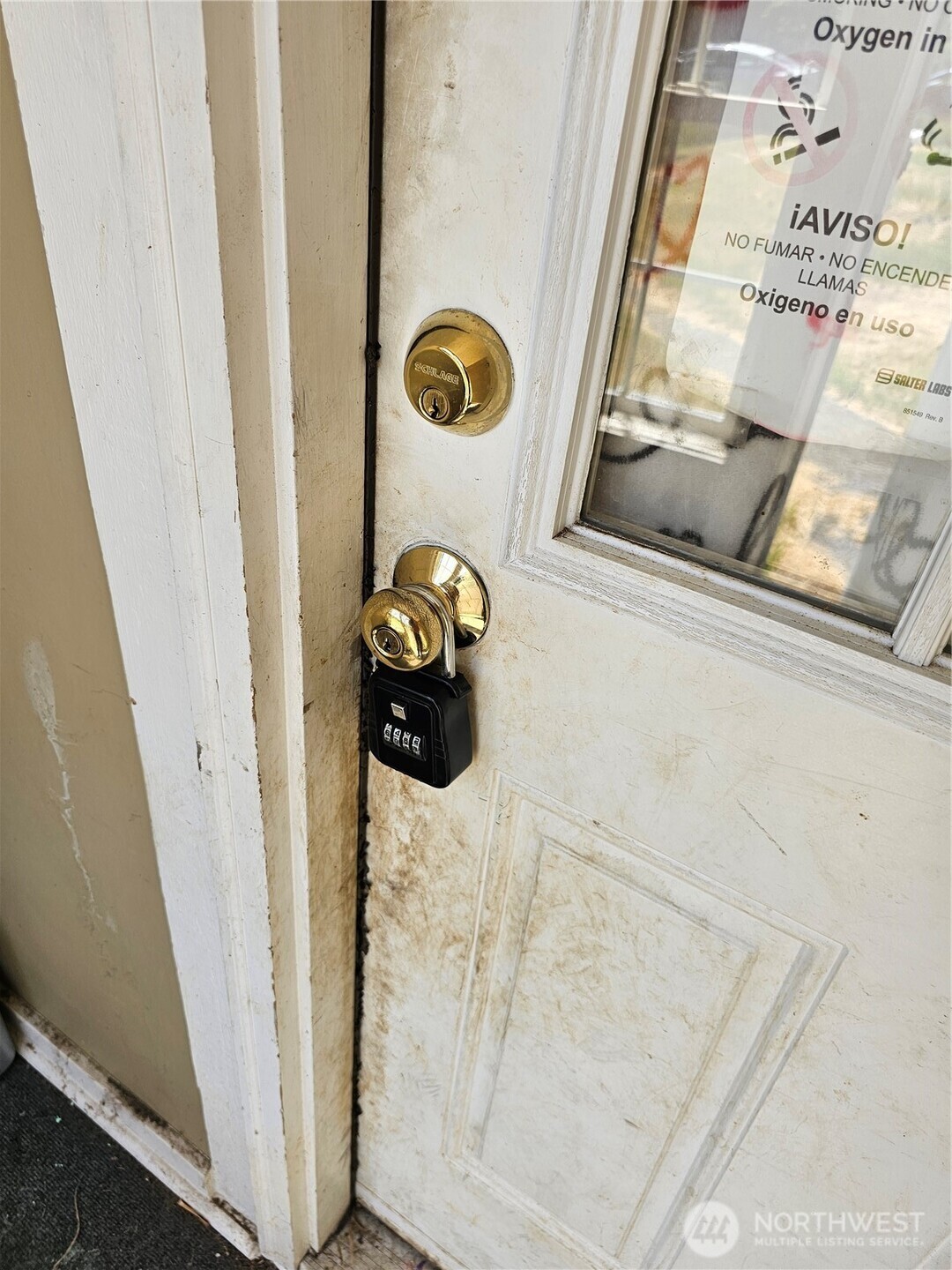 709 Monroe Street Hoquiam, WA 98550 - Photo 16 of 22 a close view of door lock