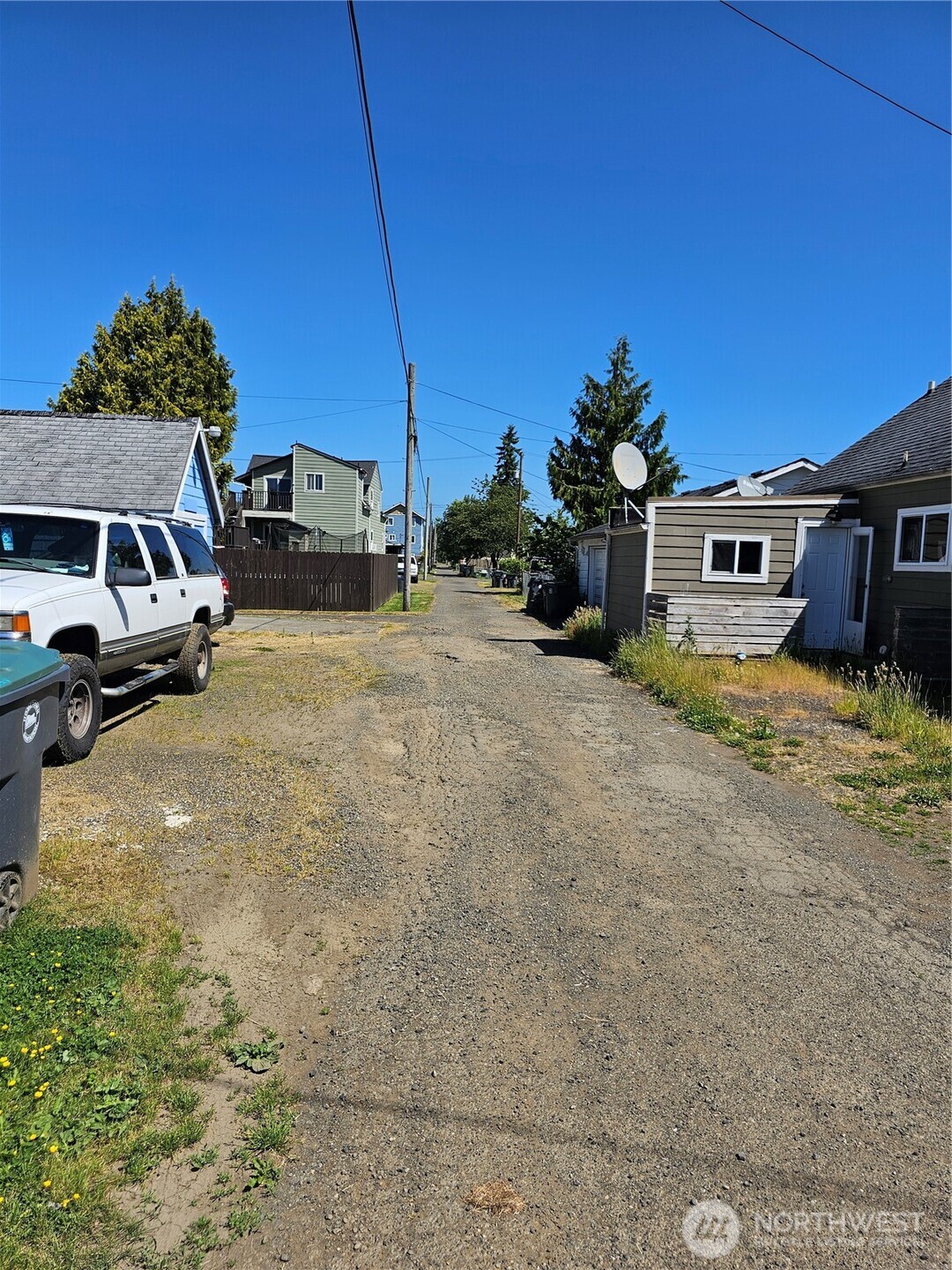 709 Monroe Street Hoquiam, WA 98550 - Photo 19 of 22 a car parked in front of a house