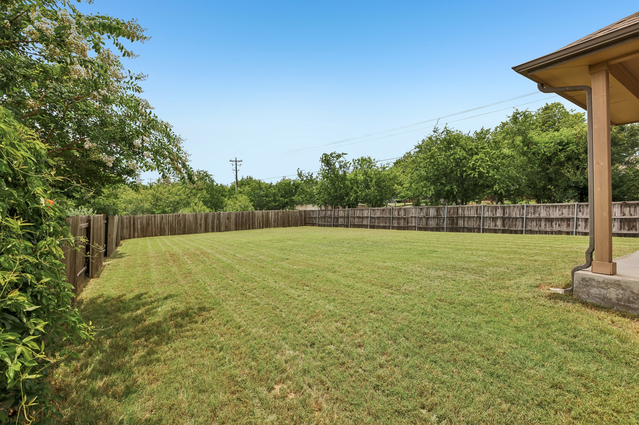 6801 Banff Cove Austin, TX 78754 - Photo 35 of 37 A fully fenced expansive lawn