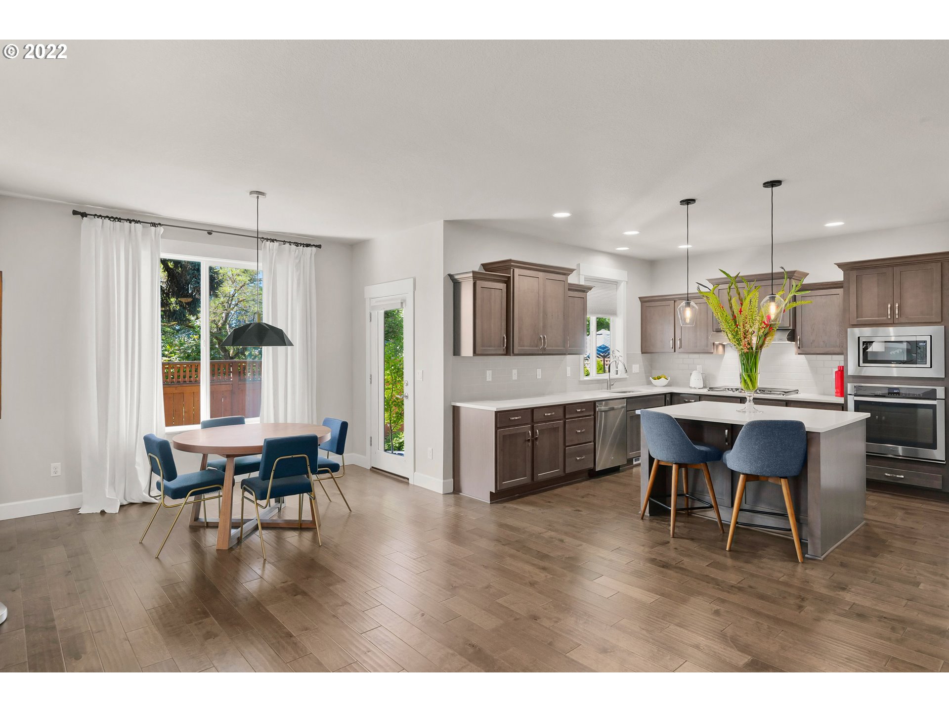 7092 Southwest Raz Court Portland, OR 97223 - Photo 7 of 27 Gallery Image 7