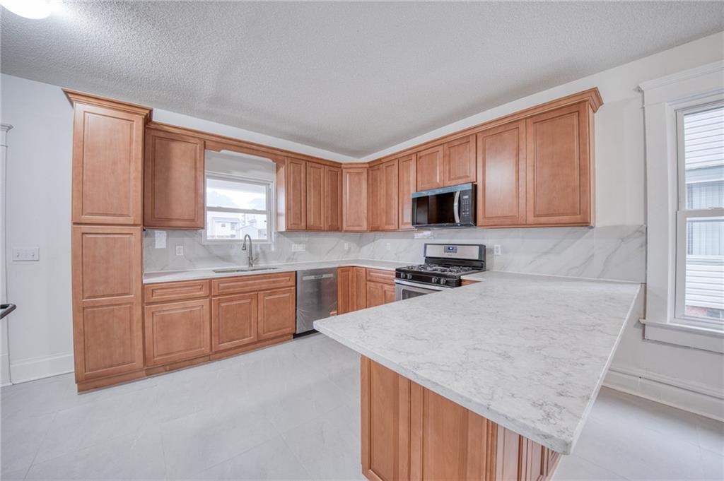 923 Adams Street New Castle, PA 16101 - Photo 14 of 38