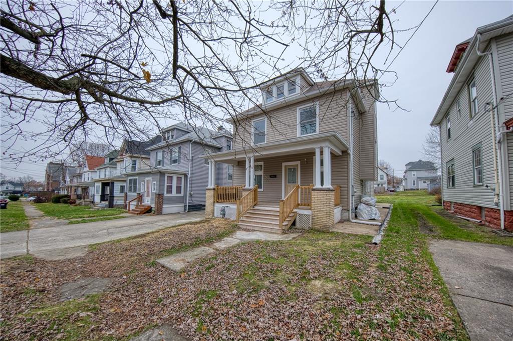 923 Adams Street New Castle, PA 16101 - Photo 3 of 38