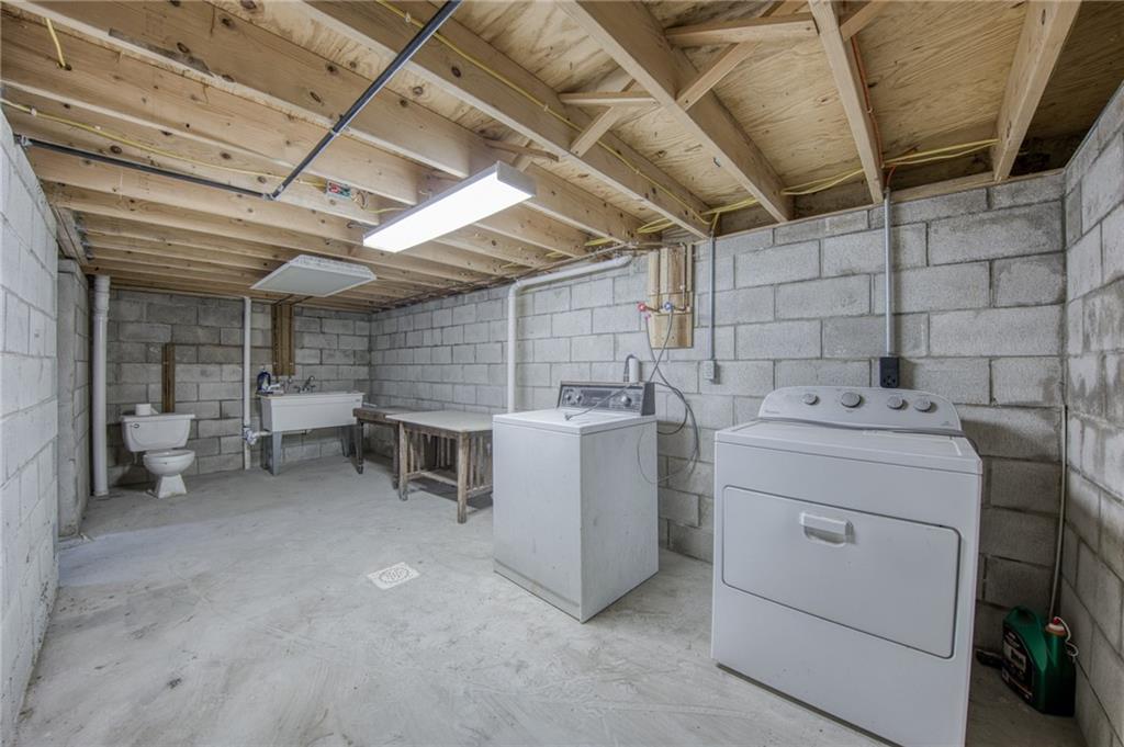 923 Adams Street New Castle, PA 16101 - Photo 34 of 38