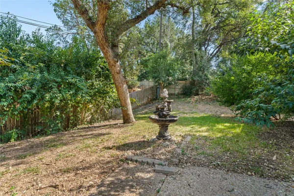 $1,800 | 2807 North 42nd Street, Waco, TX 76708