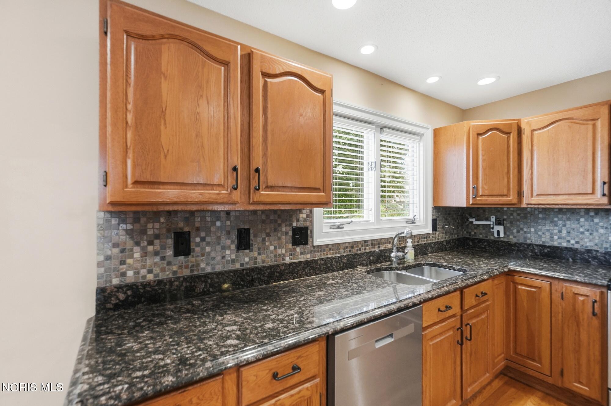 2216 Quail Lake Road, Unit 42 Findlay, OH 45840 - Photo 16 of 54 Gallery Image 16