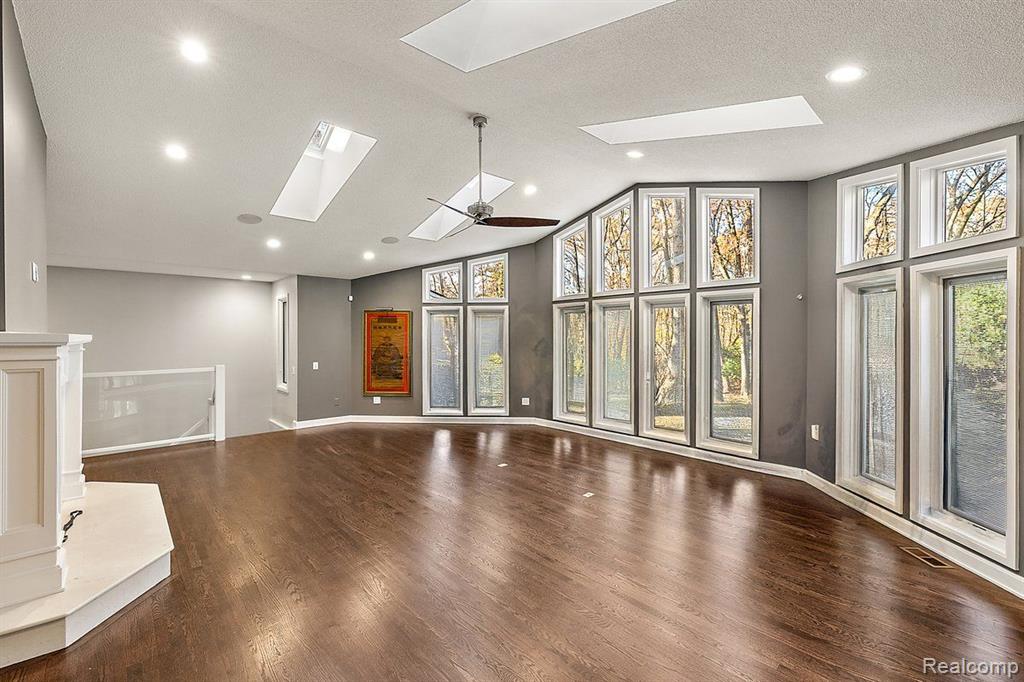 30545 Inkster Road Farmington, MI 48334 - Photo 14 of 87