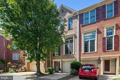 $1,100,000 | 1912 North Daniel Street, Arlington, VA 22201