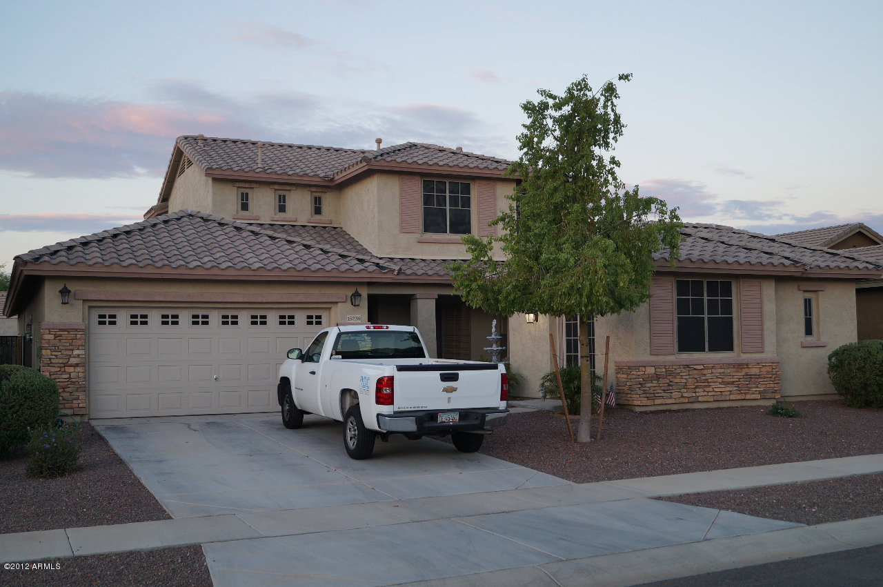 15239 West Redfield Road Surprise, AZ 85379 - Photo 3 of 20 DSC00513