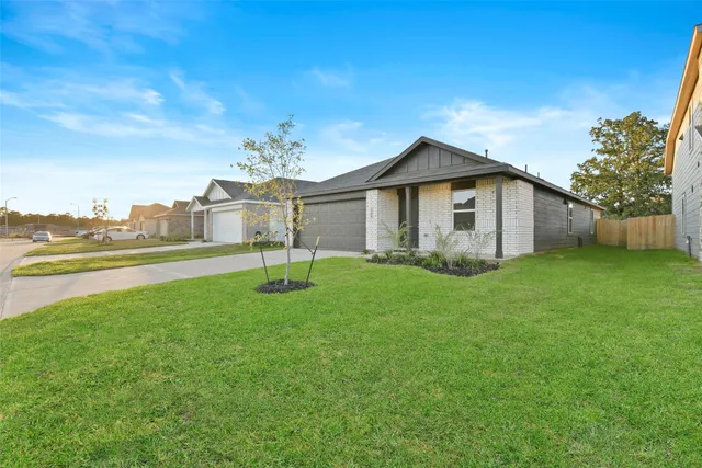 $1,900 | 249 Douglas Hls Drive, Magnolia, TX 77354