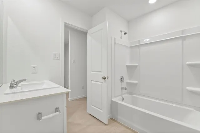 $1,900 | 249 Douglas Hls Drive, Magnolia, TX 77354