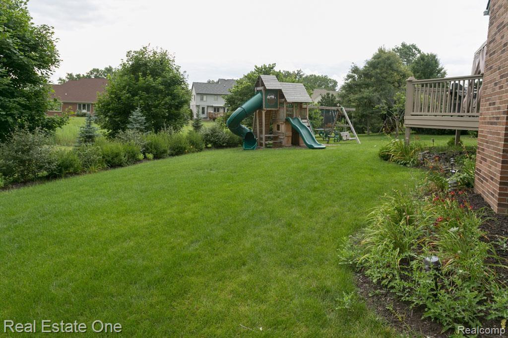 1754 Dunston Road Canton, MI 48188 - Photo 34 of 41 4Y0A8206.jpg