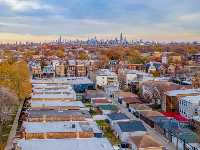 $410,000 | 4044 West Potomac Avenue, Chicago, IL 60651